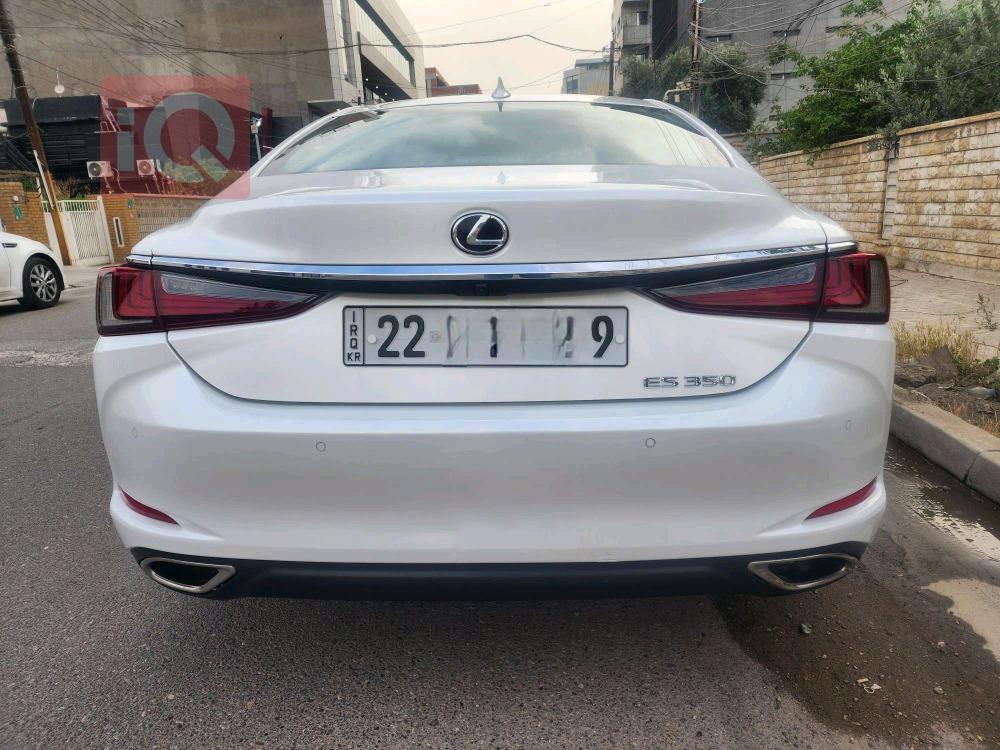 لێکزس ES